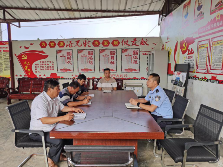 云南德宏陇川：移民管理警察讲好民族团结进步的故事